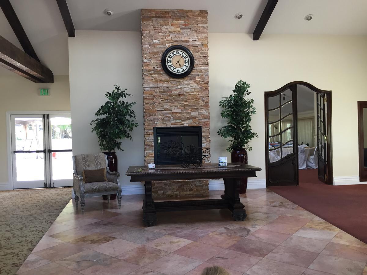 Tuscany Hills Retreat Escondido Bagian luar foto