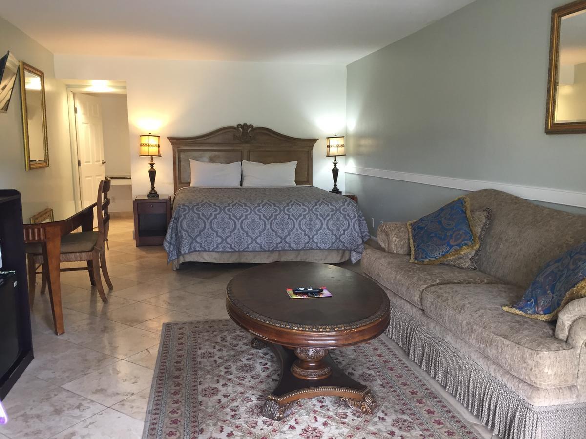 Tuscany Hills Retreat Escondido Bagian luar foto
