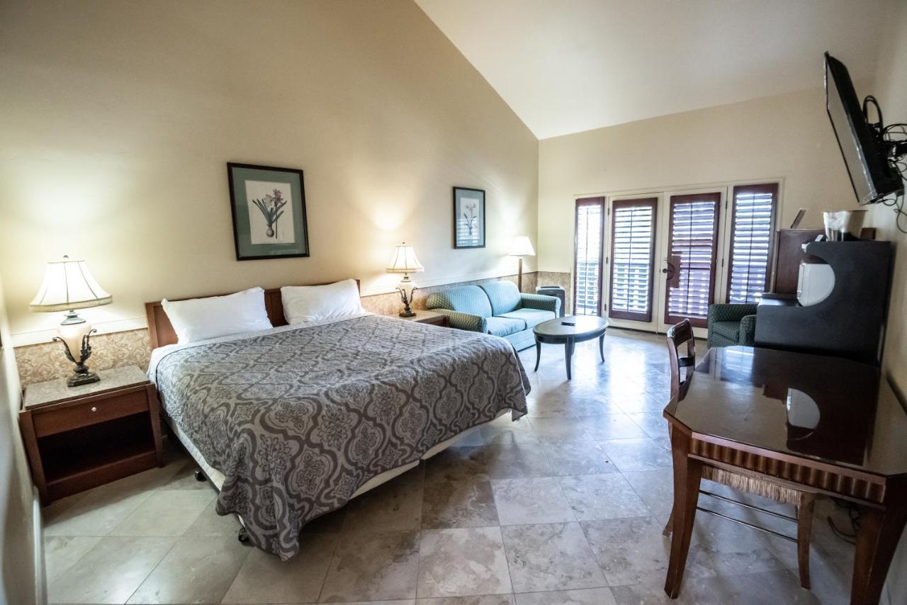 Tuscany Hills Retreat Escondido Bagian luar foto