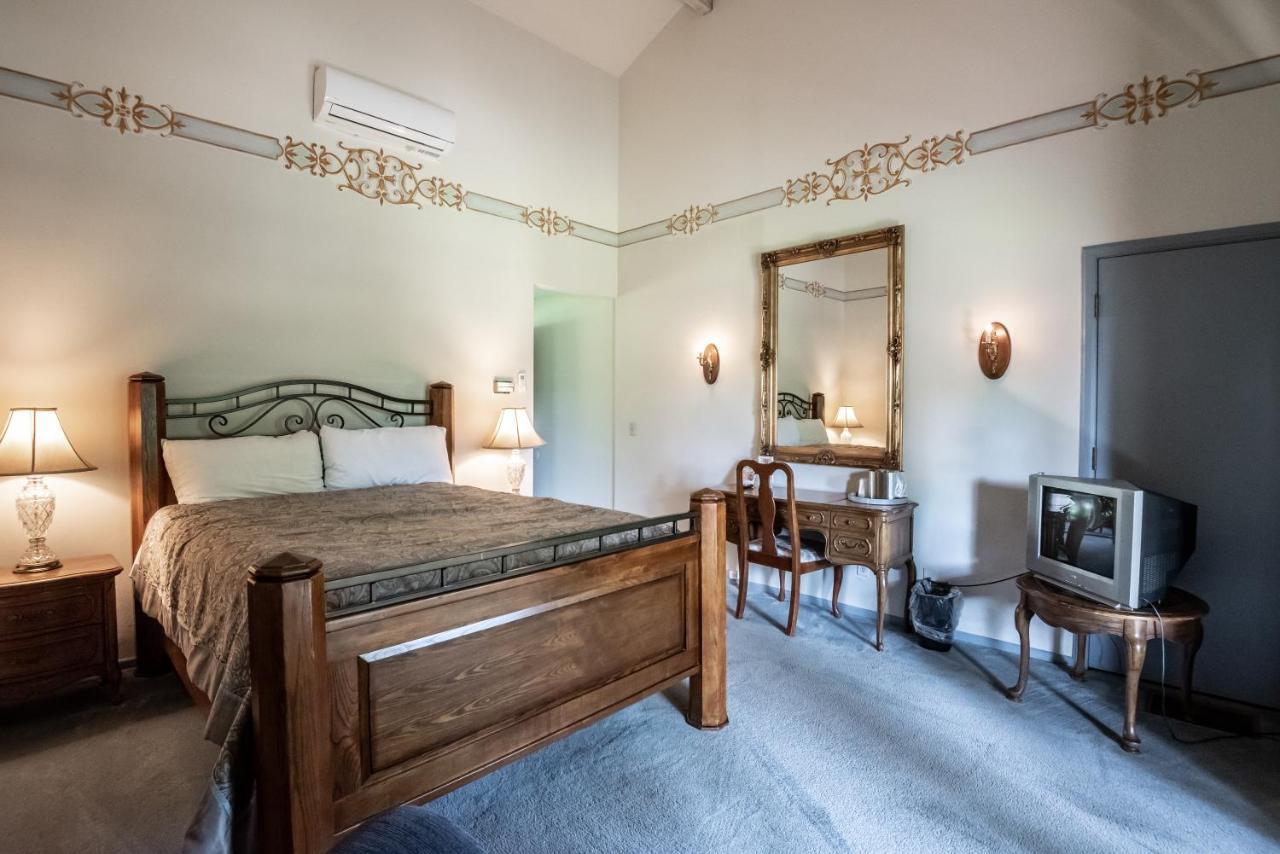 Tuscany Hills Retreat Escondido Bagian luar foto