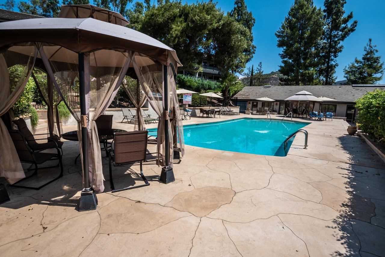 Tuscany Hills Retreat Escondido Bagian luar foto